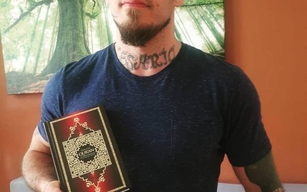 المصارع النمساوي فيلهلم أوت يعلن إسلامه