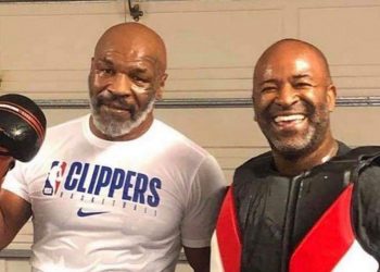 تايسون يستبعد مواجهة هوليفيلد في نزال استعراضي