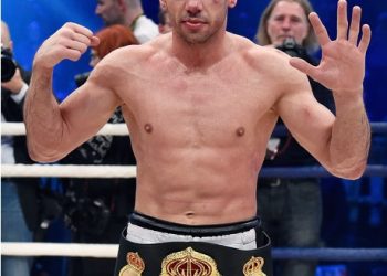 سجن ستورم بطل العالم السابق في الملاكمة