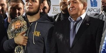 وفاة والد المصارع حبيب نور محمدوف بعد معاناة بسبب كورونا