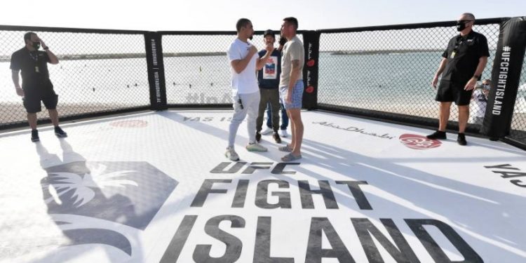 الاحد ٢٥ -٧ -قمة مثيرة بين وايتيكر وتيل بختام بطولة «يو إف سي» في جزيرة ياس