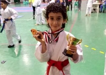 حاتم بطل كاراتيه المصري حصد 25 ميدالية بعمر 11 عامًا