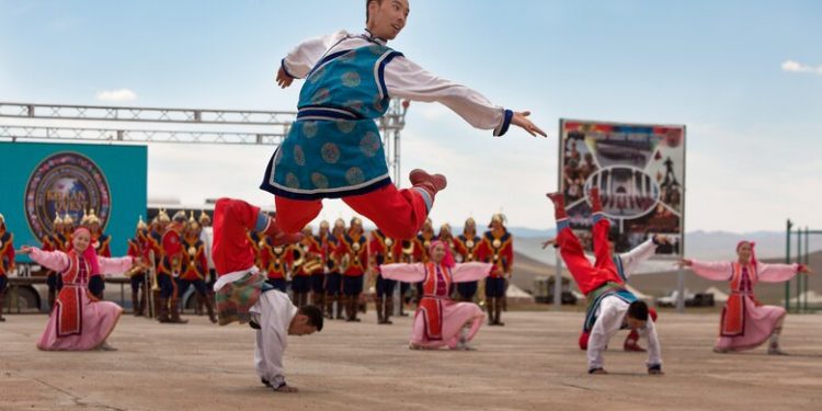 المهارات القتالية للعالية للشعب المنغولي