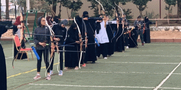 السعودية تنظم أول بطولة نسائية لرماية السهام في زمن كورونا