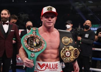 البطل “الأصهب” يهزم بطل العالم المطلق (فيديو ) ملاكمة /