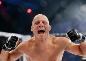 UFC يقول بهدوء وداعا لثمانية مقاتلين آخرين