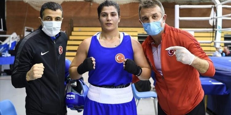 ملاكمات تركيا يحرزن ميداليتين في بطولة المجر