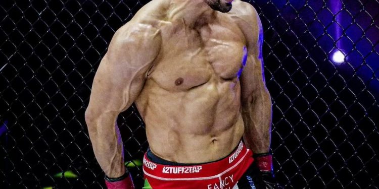 عبد الكريم مبارك: سأرفع علم بلادي في الاتحاد الدولي للفنون القتالية المختلطة