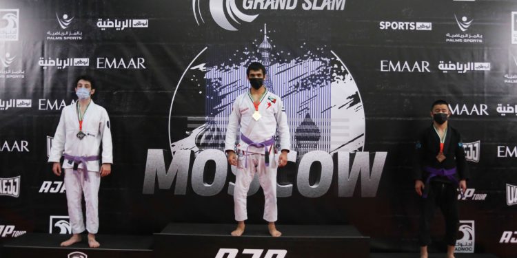 البطل الإماراتي عمر الفضلي يفوز بذهبية أبو ظبي جراند سلام موسكو