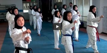 التايكوندو .. أحد أبرز اللعبات المفضلة عند الشابات الأفغانيات (فيديو)