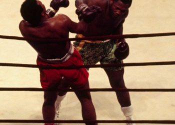 مرور نصف قرن على النزال التاريخي بين كلاي وفريزر