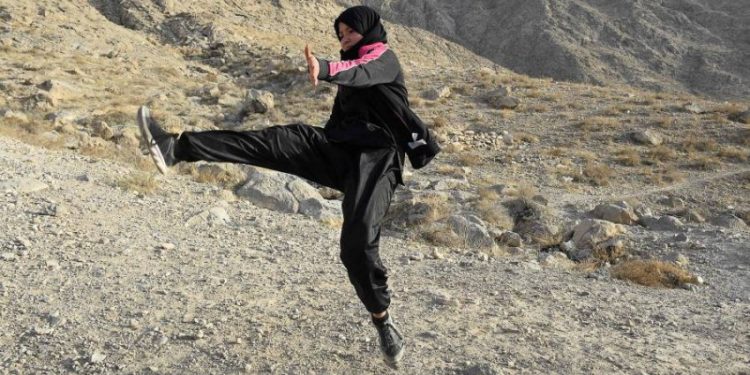 نساء الهزارة في باكستان يلجأن إلى الفنون القتالية للدفاع عن النفس