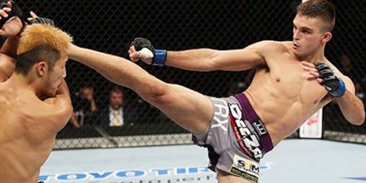 احتجاز جوني هوليوود من قِبَل الشرطة الأميركية