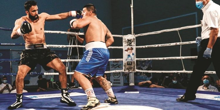 الملاكم الكويتي بهبهاني يسقط الروماني فلوريا بالقاضية فى لاكرونيا