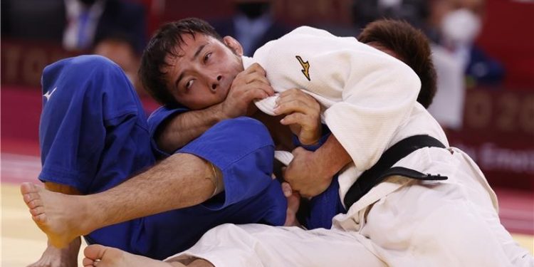 تاكاتو الياباني يمنح بلاده أول ذهبية فى الجودو