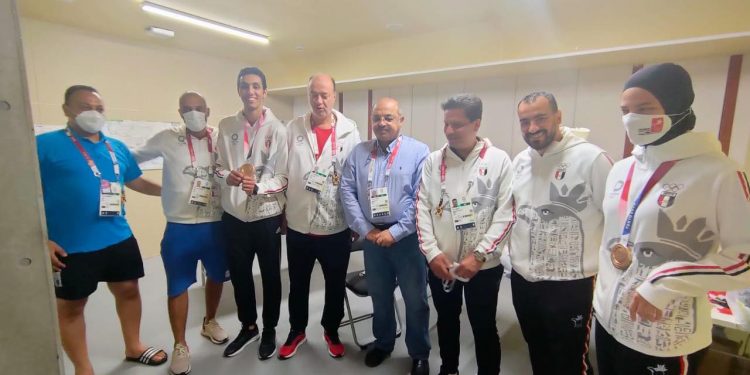 بعثة مصر فى طوكيو تكرم هداية وسيف بطلي التايكوندو