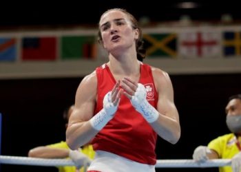 نهائي الملاكمة للوزن الخفيف بين هارينجتون وسواريس