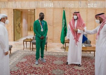 تكريم خاص لبطل الكاراتيه طارق حامدي من الأمير محمد بن سلمان