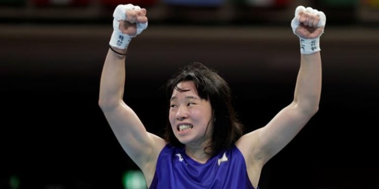 اليابانية إيري والفلبينية نيستي .. من تفوز بذهبية الملاكمة؟