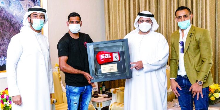 بطل العالم للملاكمة أمير خان فى  ضيافة الفجيرة