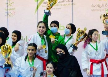 لمي وملاك ونورا ودانا ورنا وجين بطلات السعودية للكاراتيه