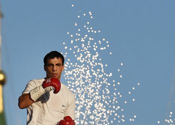 الروسي رجب بوتاييف يحقق لقب رابطة الملاكمة العالمية