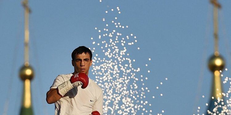 الروسي رجب بوتاييف يحقق لقب رابطة الملاكمة العالمية