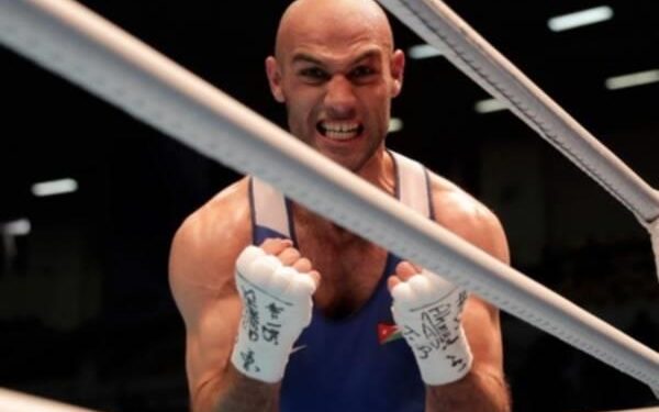 انتصار تاريخي للأردني عشيش فى بطولة العالم للملاكمة