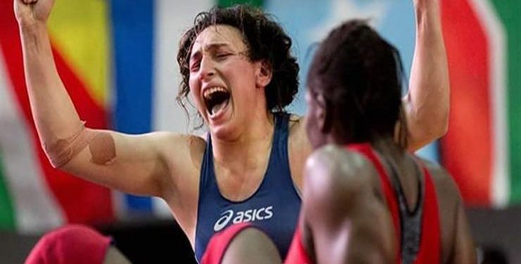 بعد تراجعهاعن الاعتزال .. سمر تفوز ببرونزية العالم للمصارعة