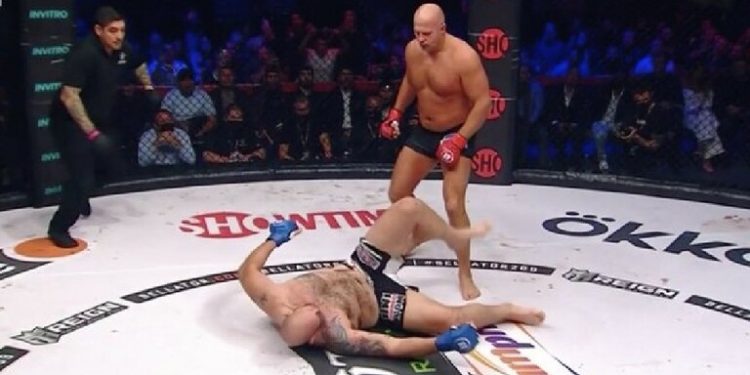 “الإمبراطور الروسي الأخير” يهزم الأمريكي جونسون بالضربة القاضية (فيديو)