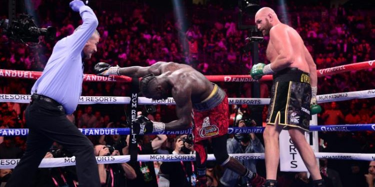 فيوري يحتفظ بلقب مجلس الملاكمة العالمي لوزن الثقيل