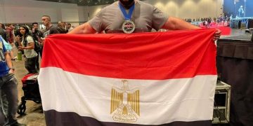 “العملاق المصري” مينا عبيد يفوز بلقب أقوي رجل في العالم في الداد ليفت