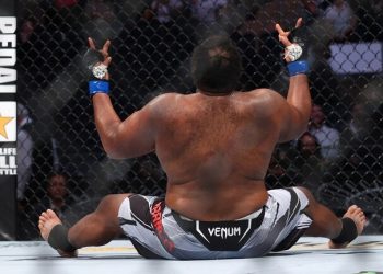 بالفيديو / الأمريكي البدين بارنيت يخطف الأضواء فى “UFC 268”