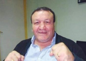 رئيس الجزائر ينعي حماني أسطورة الملاكمة الذهبى