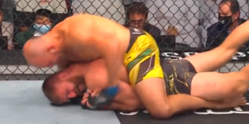 شاهد /  تيكسيرا ينتصر على بلاهوفيتش ويحقق لقب وزن خفيف الثقيل. #UFC267