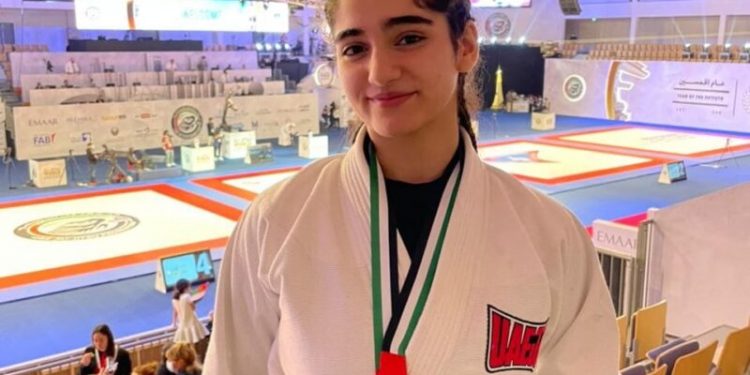 العراقية تريفا تفوز بذهبية كأس العالم في الجوجيتسو