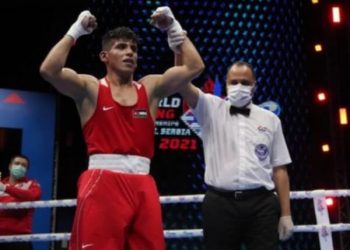 زياد عشيش فى طريقه للفوز بميدالية ببطولة العالم للملاكمة