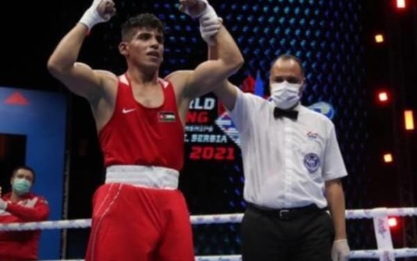 زياد عشيش فى طريقه للفوز بميدالية ببطولة العالم للملاكمة