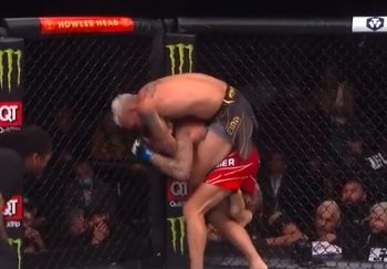 شاهد كيف تمكن اوليفيرا من هزيمة بورييه بالإخضاع في  #UFC269
