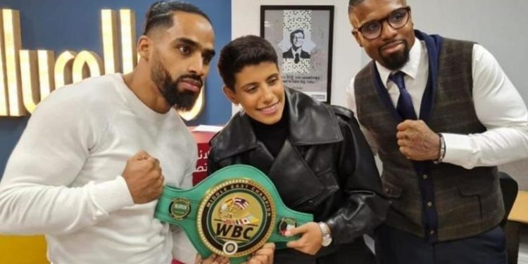 الملاكمة السعودية “سارة الشهراني” التي افتخرت بها الأميرة “ريما بنت بندر”