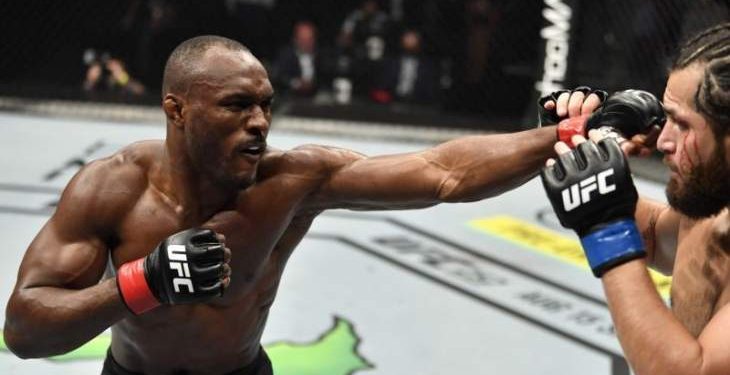 قاضية كامارو على ماسفيدال تفوز بجائزة أفضل ضربة قاضية في ٢٠٢١