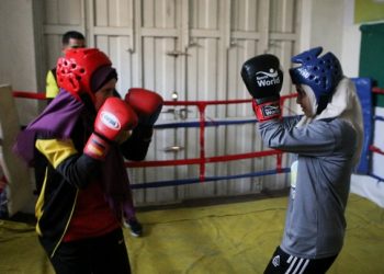 فتيات غزة يمارسن الملاكمة