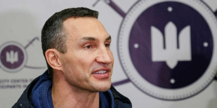 فلاديمير كليتشكو يترك الملاكمة وينضم للجيش الأوكراني