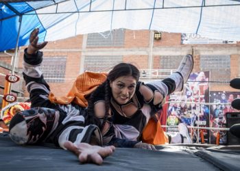 مقاتلو التشوليتا نظموا كرنفال للفنون القتالية فى بوليفيا