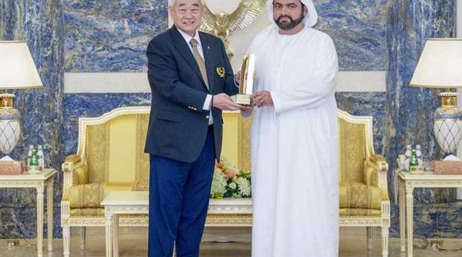 الاتحاد الدولي للتايكوندو يهدى ولي عهد الفجيرة جائزة شخصية عام 2023