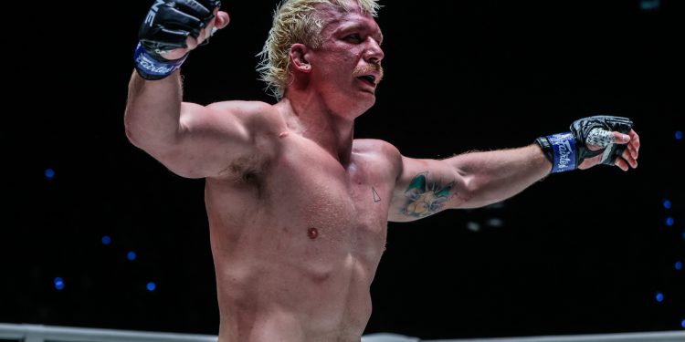 بن تينان يواجه ديدييه ..ويقول: سأقطع رأس هذا الرجل