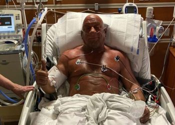 كولمان أسطورة الفنون القتالية المختلطة يفيق من غيبوبته