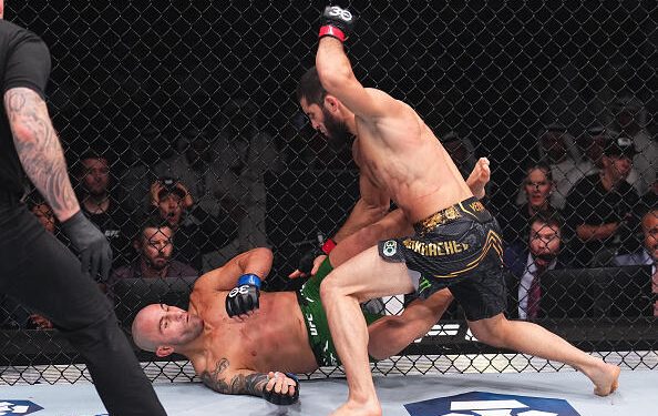 ماخاشيف يواجه بوارييه فى UFC 302