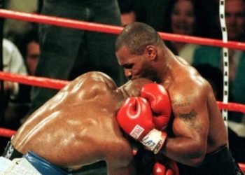 تايسون : ربحت 30 مليون دولار من عضتى لأذن هوليفيلد