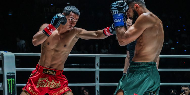 سوبربون بطل العالم فى الكيك بوكسينج